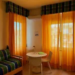 Hotel apartamentowy Nettuno Giardini-Naxos