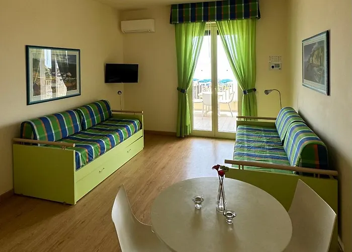 Nettuno Giardini-Naxos